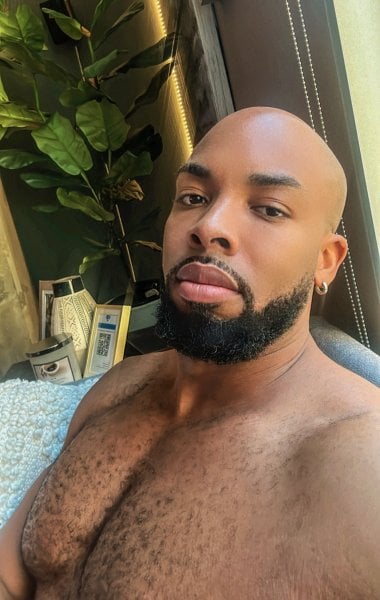 AdonisMassuer performs massage in West Hollywood, CA - 890988