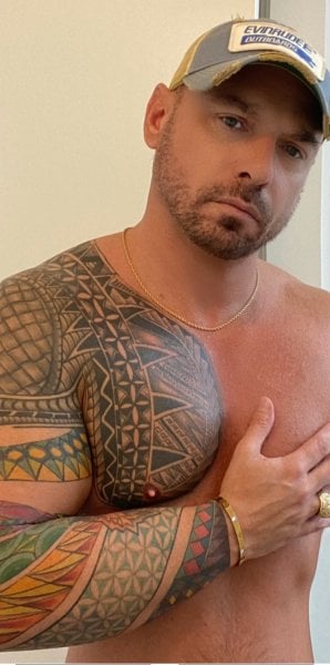 JaxonVaughn performs massage in Houston, TX - 911084