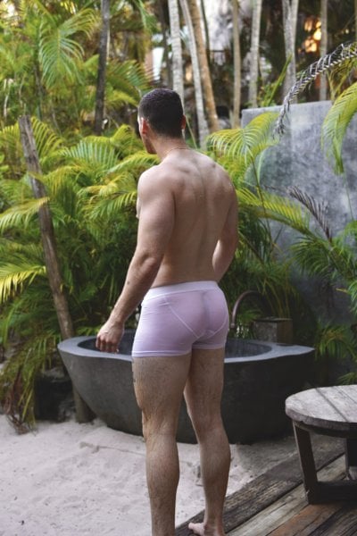 AnderRobert performs massage in Miami, FL - 903641