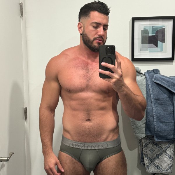 Sebastianmco performs massage in Orlando, FL - 906499