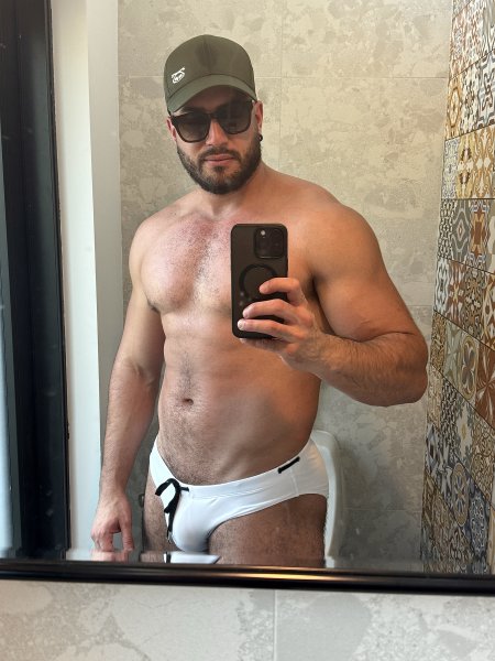 Sebastianmco performs massage in Orlando, FL - 906502