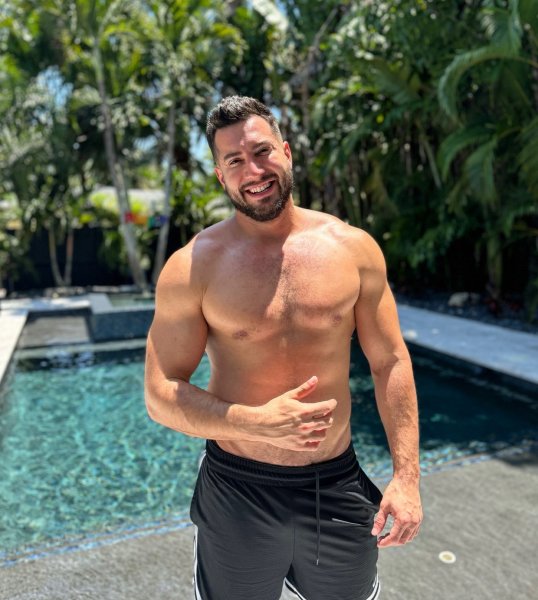 Sebastianmco performs massage in Orlando, FL - 906504