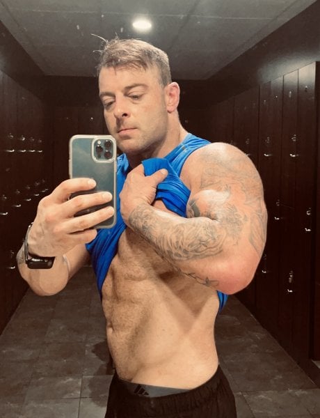 MeltwithMichael performs massage in Waterbury, CT - 909383