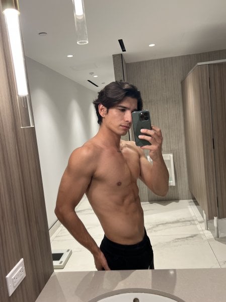 MaxMilan performs massage in Dallas, TX - 879921