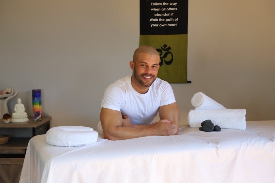 ReikiMasseur performs massage in West Hollywood, CA - 903685