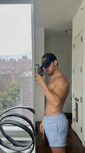 RyanLarge performs massage in New York City, NY - 938805