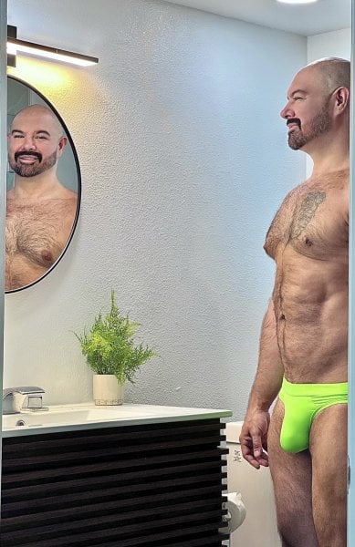 CarlosBear performs massage in Los Angeles, CA - 923735