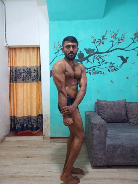 mhdsafran performs massage in Colombo, Sri Lanka - 913734