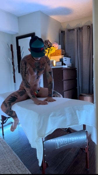 Mpoint performs massage in Toronto, Ontario - 936445