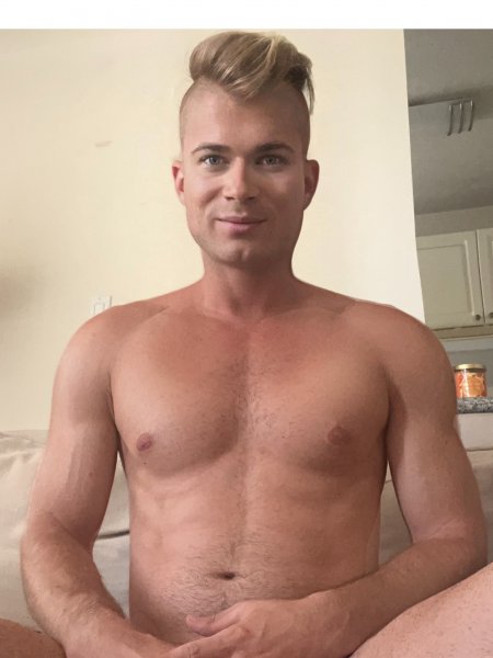 Euroboyinla performs massage in West Hollywood, CA - 933070