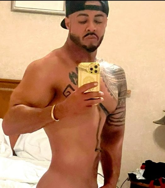 Yordanlatino performs massage in Houston, TX - 944037