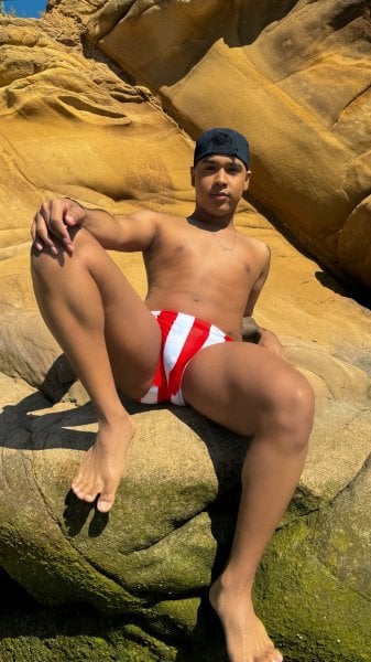 Mathsantos performs massage in Oakland, CA - 945704