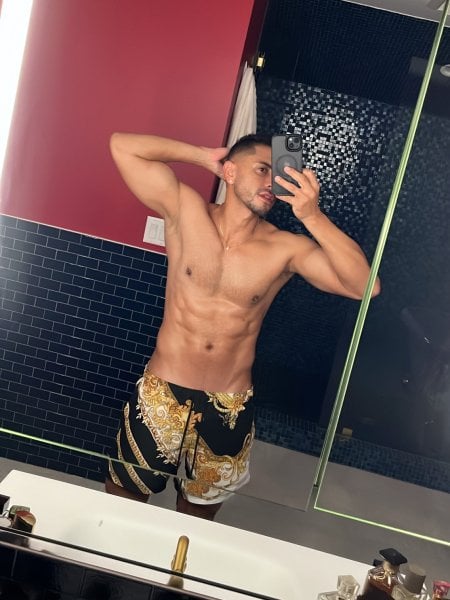 JohnPaisa performs massage in Orlando, FL - 930103