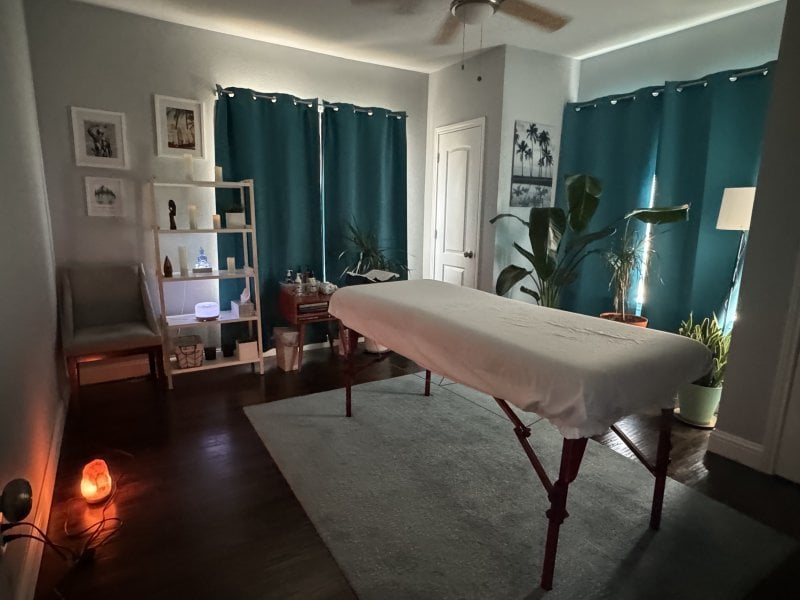 Slavikxl performs massage in West Hollywood, CA - 934389