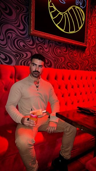 Zemir performs massage in Columbus, OH - 946577