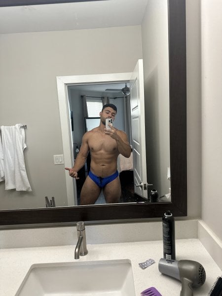 LatinROBERT performs massage in Atlanta, GA - 933744