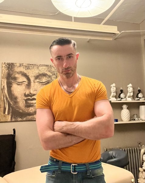 ArtNYC performs massage in New York City, NY - 922333