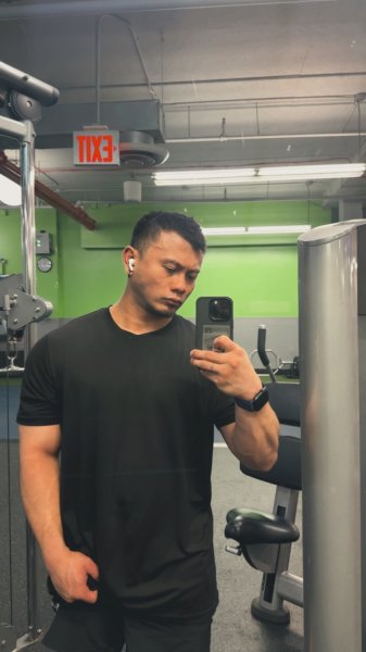 nielmasseur performs massage in New York City, NY - 935920