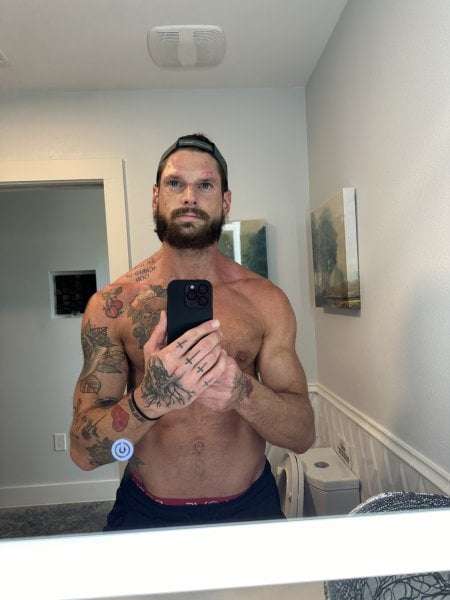 AaronCB performs massage in Austin, TX - 923077