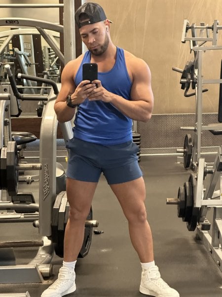 LuisAlejandro performs massage in Chicago, IL - 935139