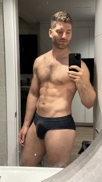 AndrewSlivabik performs massage in Madrid, Spain - 937641