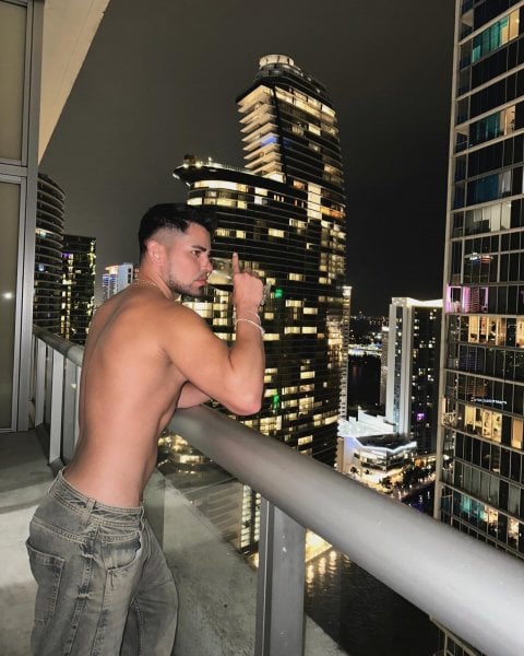 Billymonterohot performs massage in Manhattan, NY - 946264