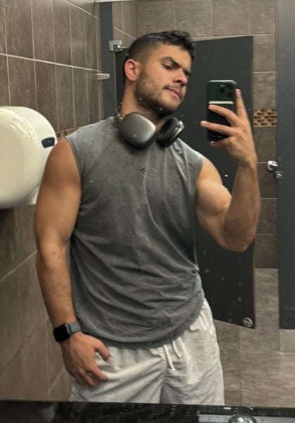 JALEJANDRO performs massage in Washington, DC - 936509