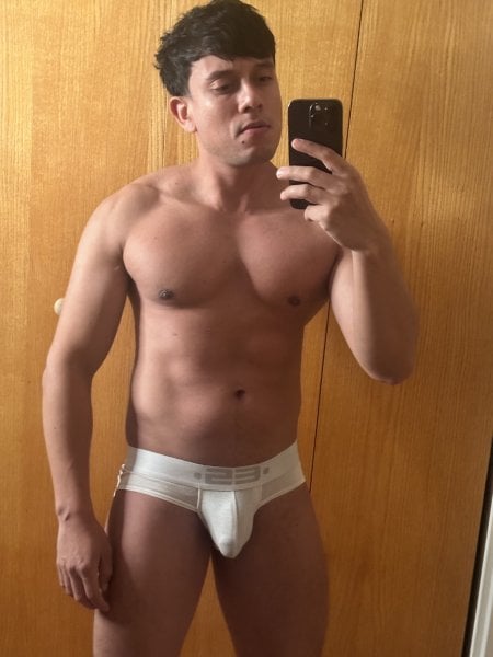 Fredhandsome performs massage in Chicago, IL - 913880