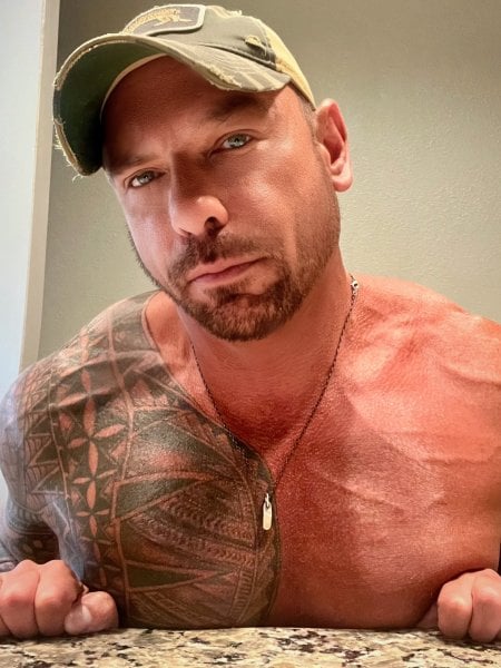 JaxonVaughn performs massage in Houston, TX - 913909