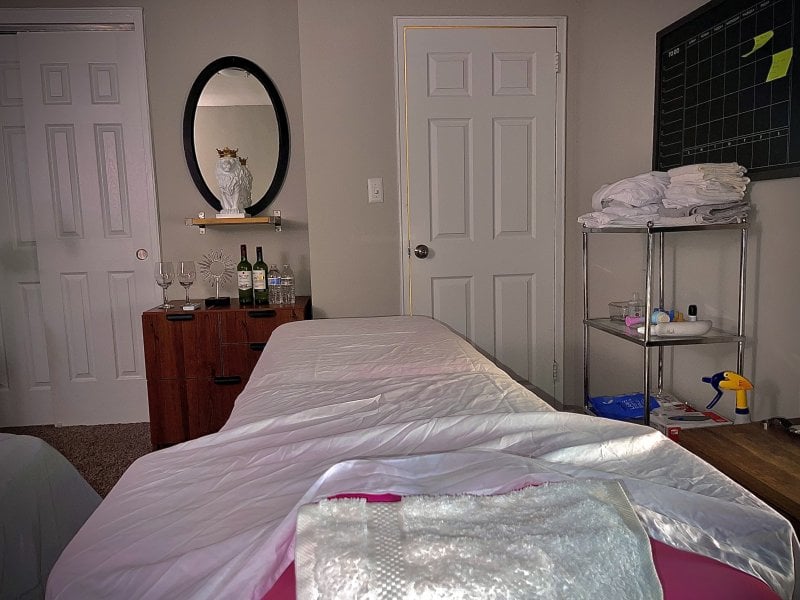 Danielzp performs massage in Arlington, VA - 925790