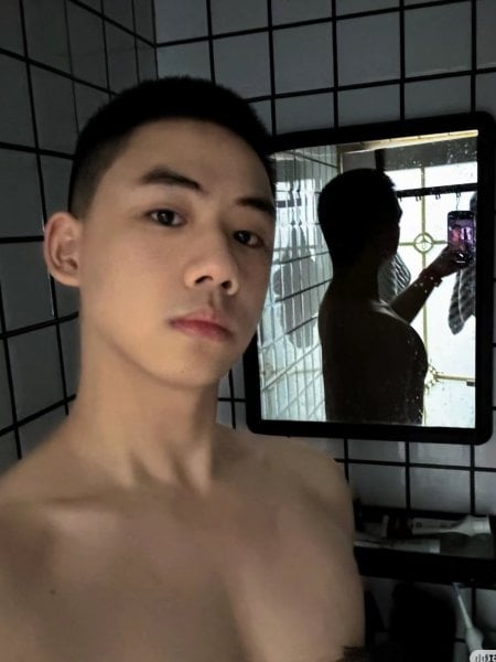 Jamesli performs massage in Detroit, MI - 915041