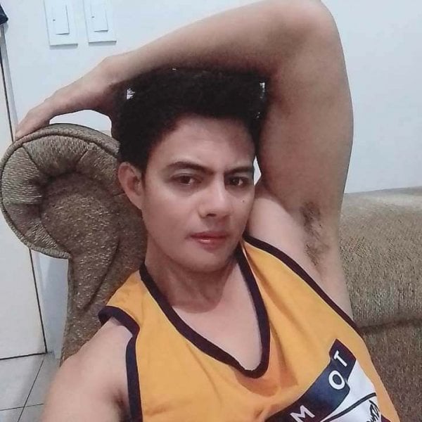 Jackleos performs massage in Manila, Philippines - 920952