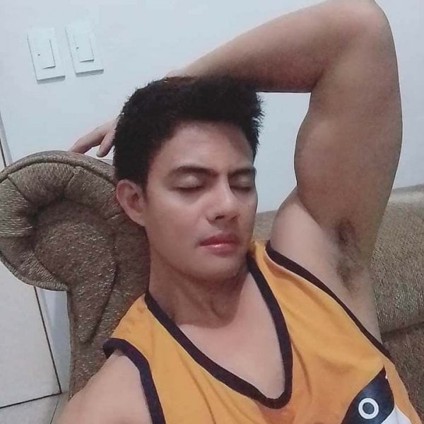 Jackleos performs massage in Manila, Philippines - 920953