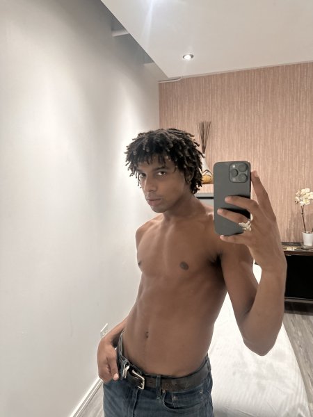 ItsMartin performs massage in Paris, France - 936224