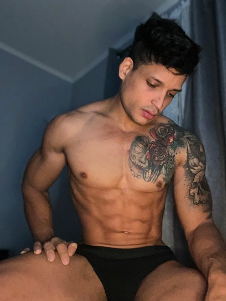 AlejadroDaniel performs massage in Seattle, WA - 933278