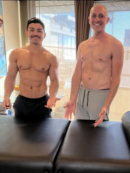 FourHandsforHim performs massage in Los Angeles, CA - 933230