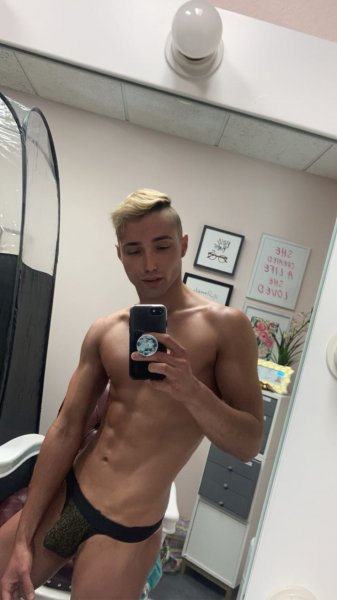 PrestonPierce performs massage in West Hollywood, CA - 935401