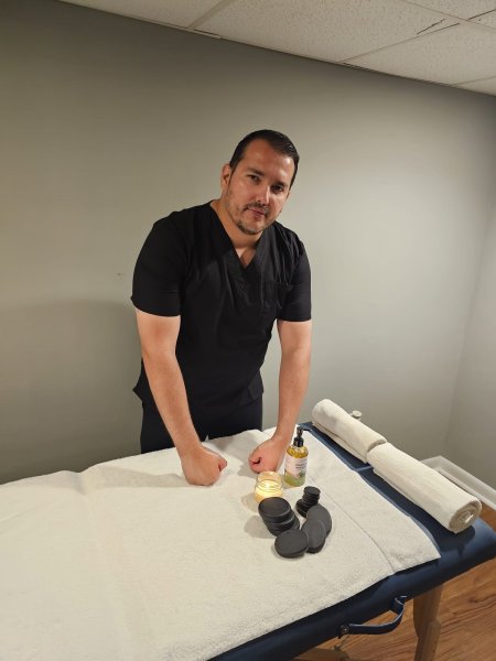 Markmale performs massage in Newark, NJ - 946964