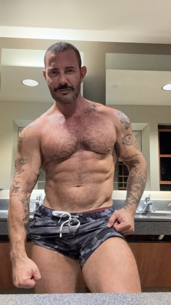 Sexystache performs massage in Miami, FL - 947809