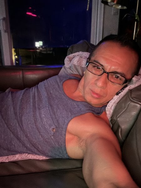 Burgos performs massage in Palm Springs, CA - 926105