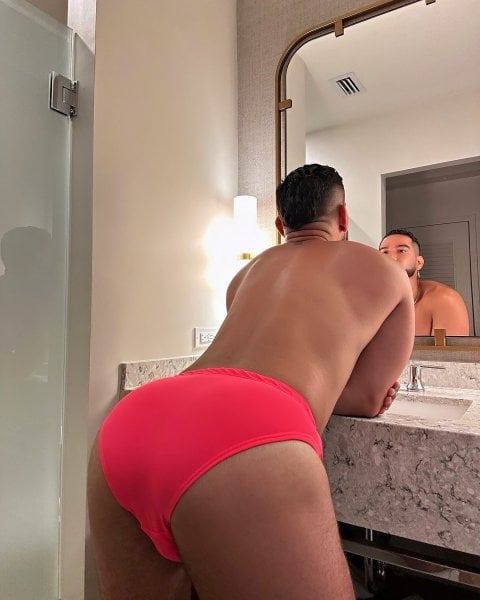 AnthonyNYC performs massage in New York City, NY - 915551