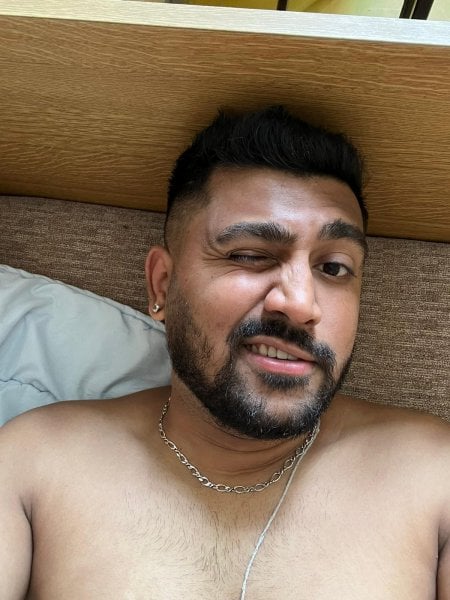 kushal performs massage in Prague, Czech Republic - 918124