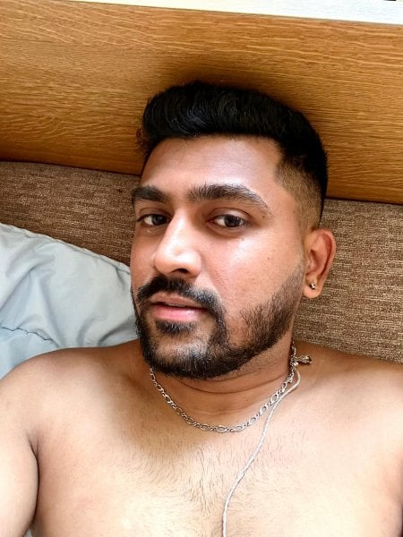 kushal performs massage in Prague, Czech Republic - 918126