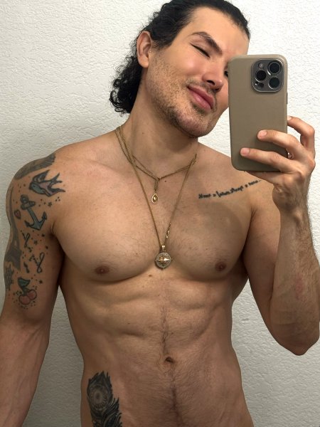 Matthewmartinez performs massage in Miami, FL - 933476