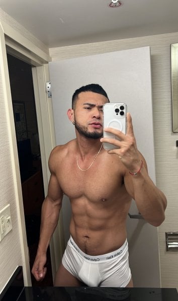 Danilo performs massage in Birmingham, AL - 934949