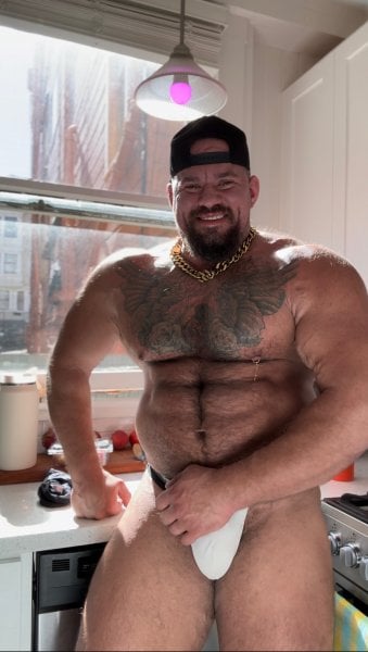 MuscleBeefcake performs massage in San Francisco, CA - 932547