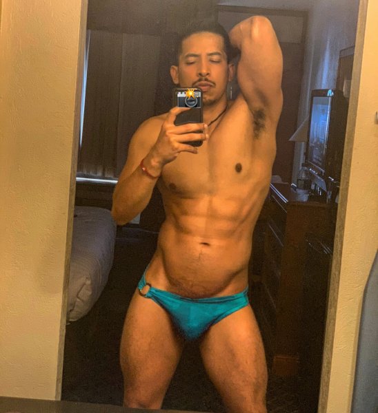 DavidZR performs massage in Manhattan, NY - 926881