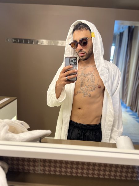 MauricioBr performs massage in New York City, NY - 959271