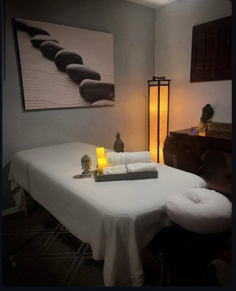 Antoniom performs massage in Los Angeles, CA - 956056