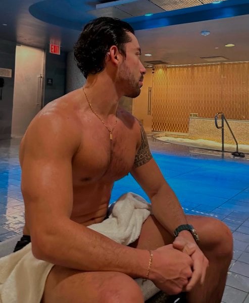 RyanLarge performs massage in New York City, NY - 975687